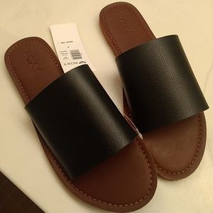 Roxy black faux leather sandals